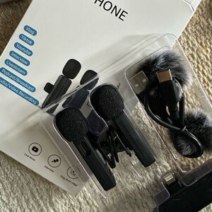 Wireless Microphone Set for Smartphones - Black